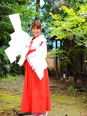 Teen Yuuno Hoshi gets caught in the garden