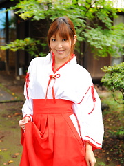 Teen Yuuno Hoshi gets caught in the garden