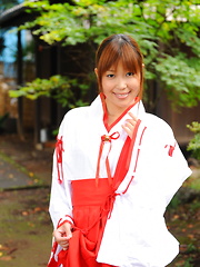Teen Yuuno Hoshi gets caught in the garden