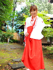 Teen Yuuno Hoshi gets caught in the garden
