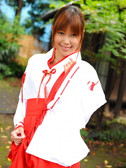Teen Yuuno Hoshi gets caught in the garden