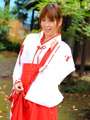 Teen Yuuno Hoshi gets caught in the garden