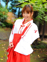 Teen Yuuno Hoshi gets caught in the garden