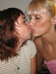 A couple of amateur girls get satisfaction together.