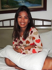 Dark-skinned 22 yr old Filipina meets old flame in Angeles City